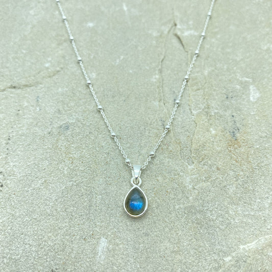 Raine Necklace - Labradorite or Moonstone