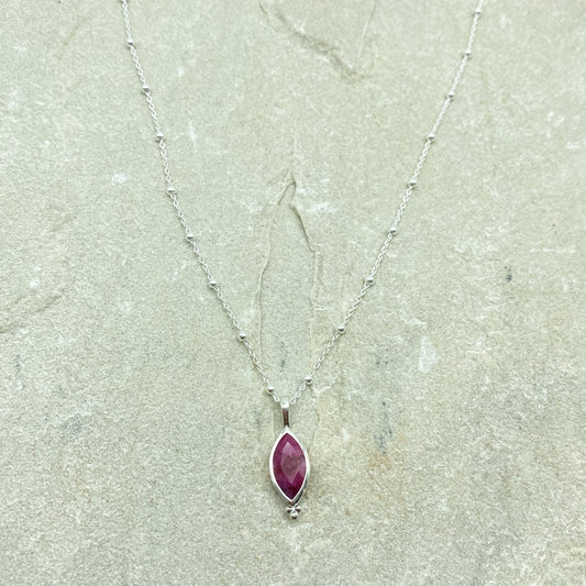 Alaula necklace - Pink Chalcedony