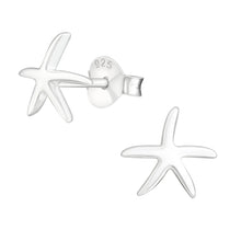 Load image into Gallery viewer, Dainty Starfish Studs

