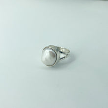 Load image into Gallery viewer, Pearl Ring
