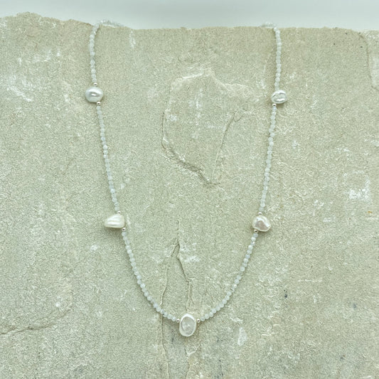 Avani necklace - moonstone/freshwater Pearl
