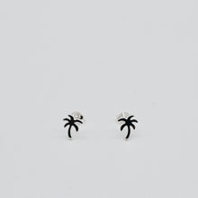 Load image into Gallery viewer, Tropic Palm Studs
